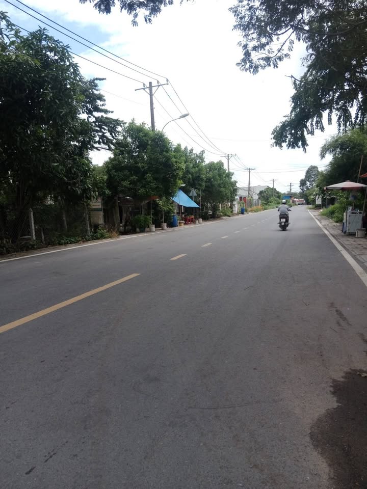 Nhà mặt tiền Tân Thạnh Đông, Củ Chi 101m² giá 2.66 tỷ - Sẵn sàng vào ở ngay!