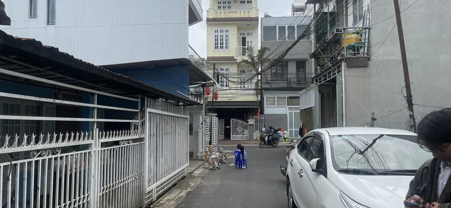 Nhà cấp 4 mặt tiền đường Nguyễn Trung Trực, Đà Lạt 61.5m² - Sổ hồng chính chủ, giá 4.7 tỷ!