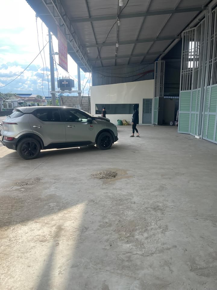 Kho cho thuê 2000m² mặt tiền Quốc Lộ 1A - Giá chỉ 1 tỷ/năm