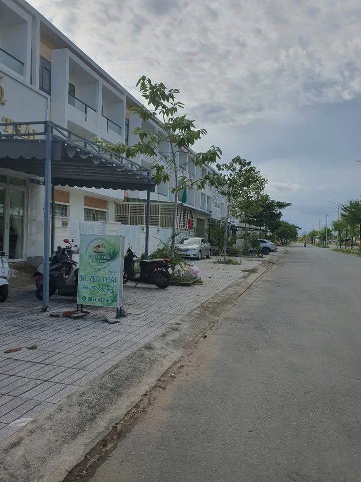 Nhà 3 tầng hoàn thiện đường số 5, Rạch Giá, 100m² - Giá chỉ từ 3 tỷ thương lượng!