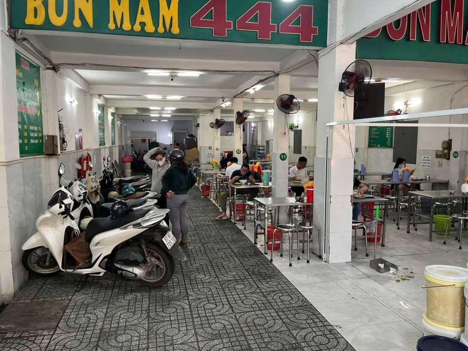 Nhà mặt tiền lớn Lê Quang Định, Bình Thạnh 233m² giá 52 tỷ - Cơ hội đầu tư hiếm có!