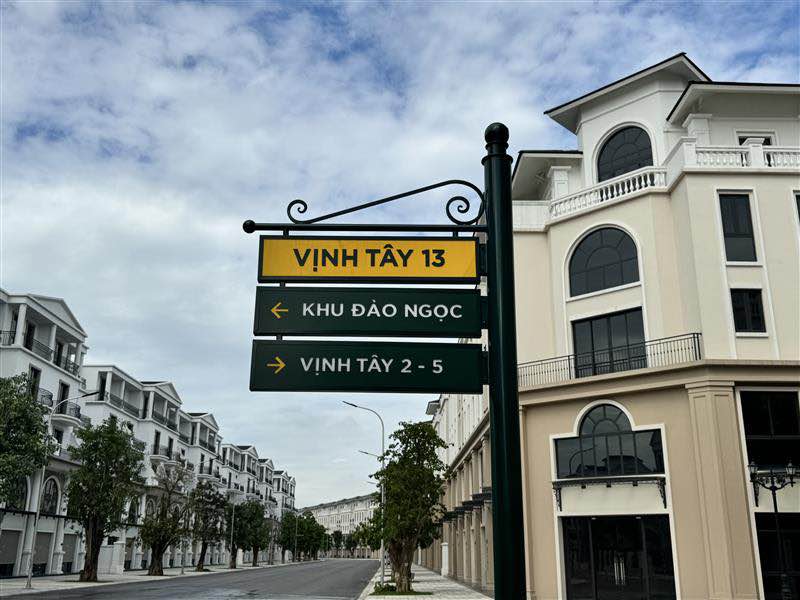 Shophouse Vịnh Tây 13 Văn Giang 75m² giá 11.2 tỷ - Đối diện trường học và công viên!