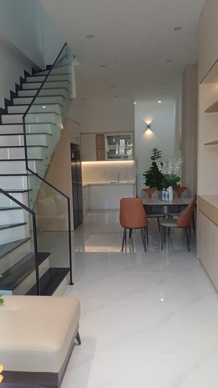 Nhà 3 tầng Cù Chính Lan 60m² giá 4.89 tỷ - Đầy đủ nội thất, vào ở ngay!