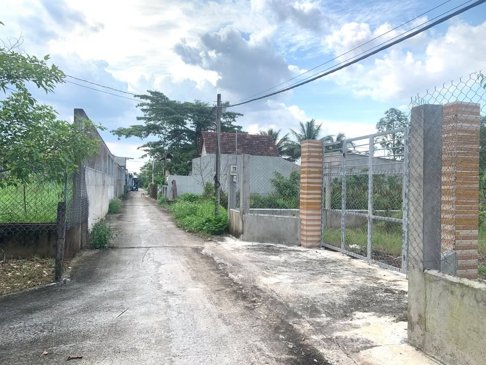 Đất thổ cư 693m² tại đường Số 12, phường Long Phước, giá 9.1 tỷ - Đầu tư sinh lời ngay!