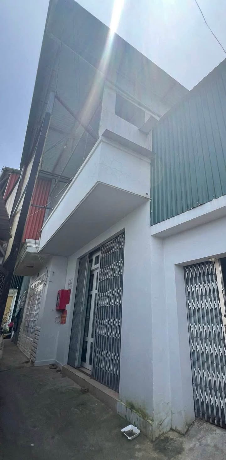Nhà Đà Lạt 70m² giá 2.35 tỷ - Bán gấp, chính chủ, vị trí đắc địa!