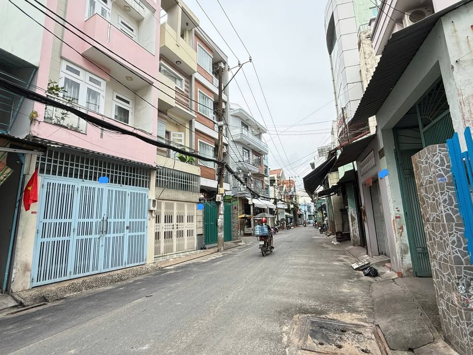 Nhà phố Âu Cơ, quận Tân Bình, 352m² giá 29.9 tỷ - Kinh doanh sầm uất!