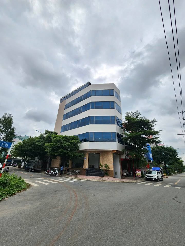 Bán Tòa nhà GO Dĩ An, phường Đông Hòa, Bình Dương 117m² giá 22 tỷ - Đầu tư sinh lời ngay!