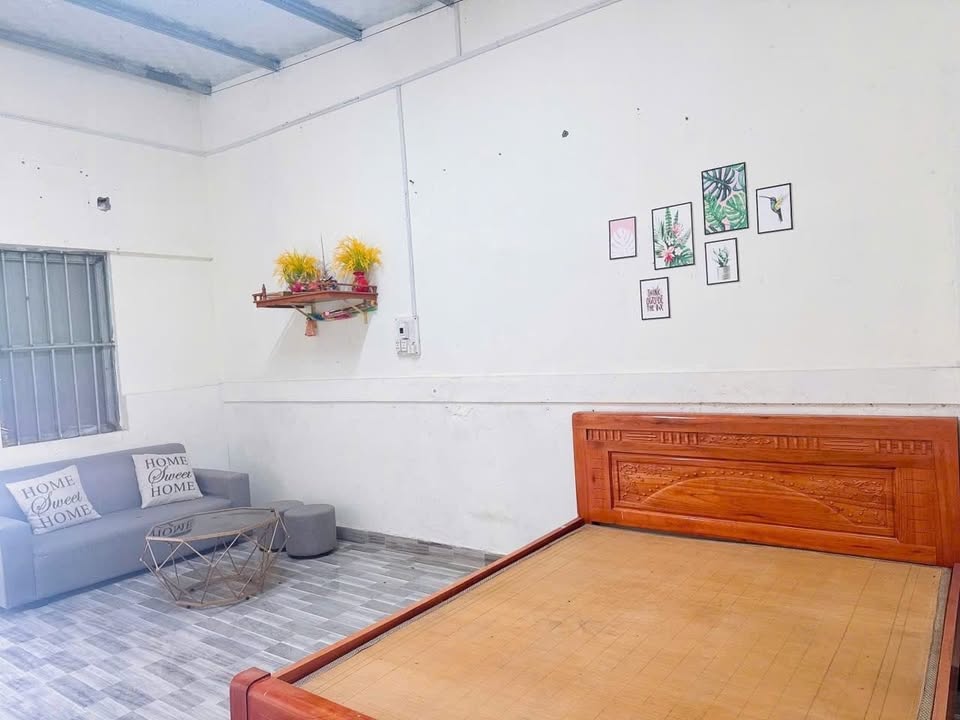 Nhà cho thuê nguyên căn tại Trần Lãm, Thái Bình 80m² giá 2.5 triệu - Thích hợp ở và kinh doanh!