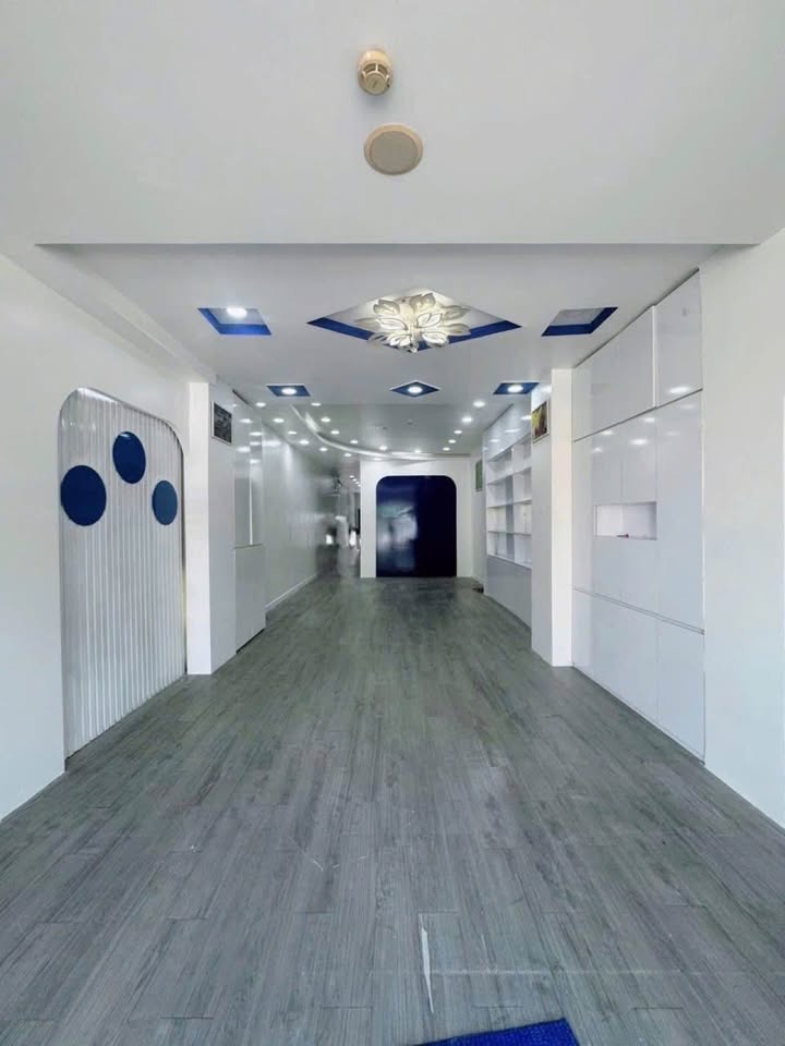 Cho thuê nhà mặt tiền Trần Hưng Đạo, Ninh Kiều, Cần Thơ - Diện tích 90m², giá 45 triệu/tháng - Phù hợp làm văn phòng, showroom!