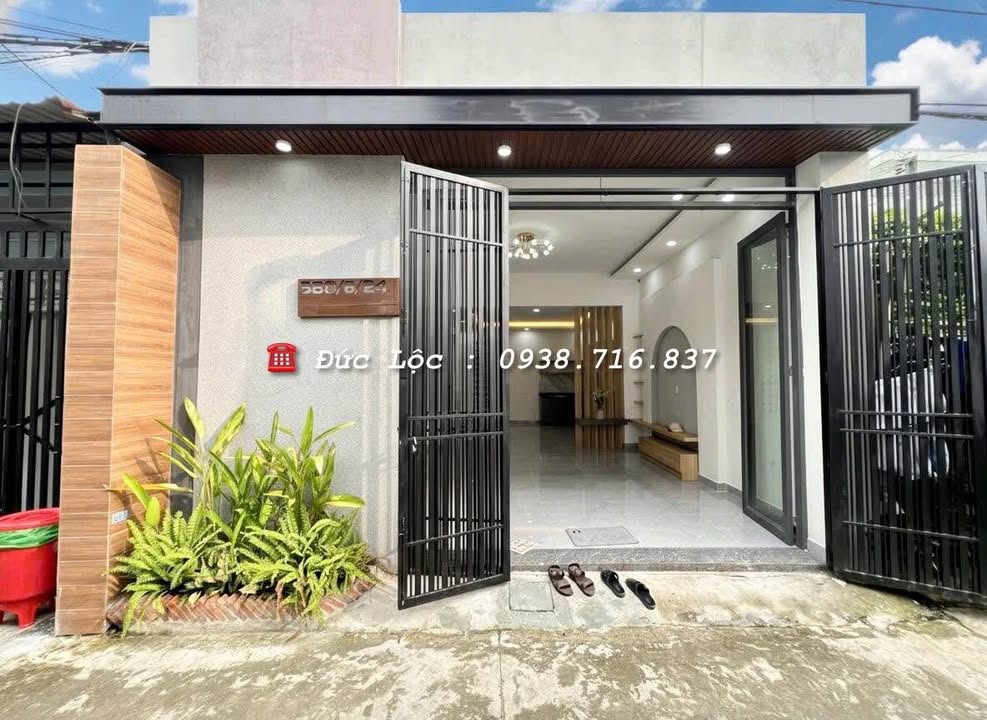 Villa Mini Đường Đặng Thúc Vịnh 112m² giá 3.99 tỷ - Thiết kế hiện đại và thoáng mát!