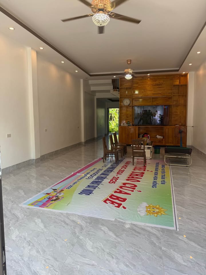 Nhà 3 tầng mặt đường Trần Phú - Yên Bái 75m² giá chỉ 2 tỷ - Sẵn sàng vào ở ngay!