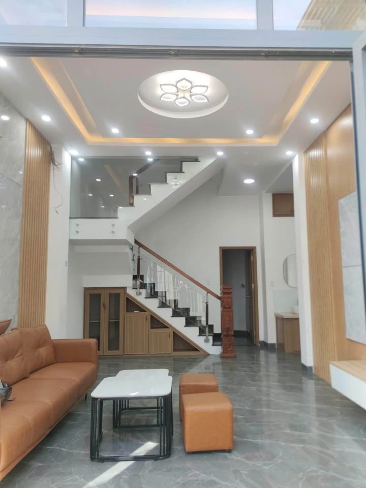 Nhà 3 tầng lô góc Dũng Sĩ Thanh Khê 68.5m² giá 4.65 tỷ - Vị trí đắc địa gần biển!