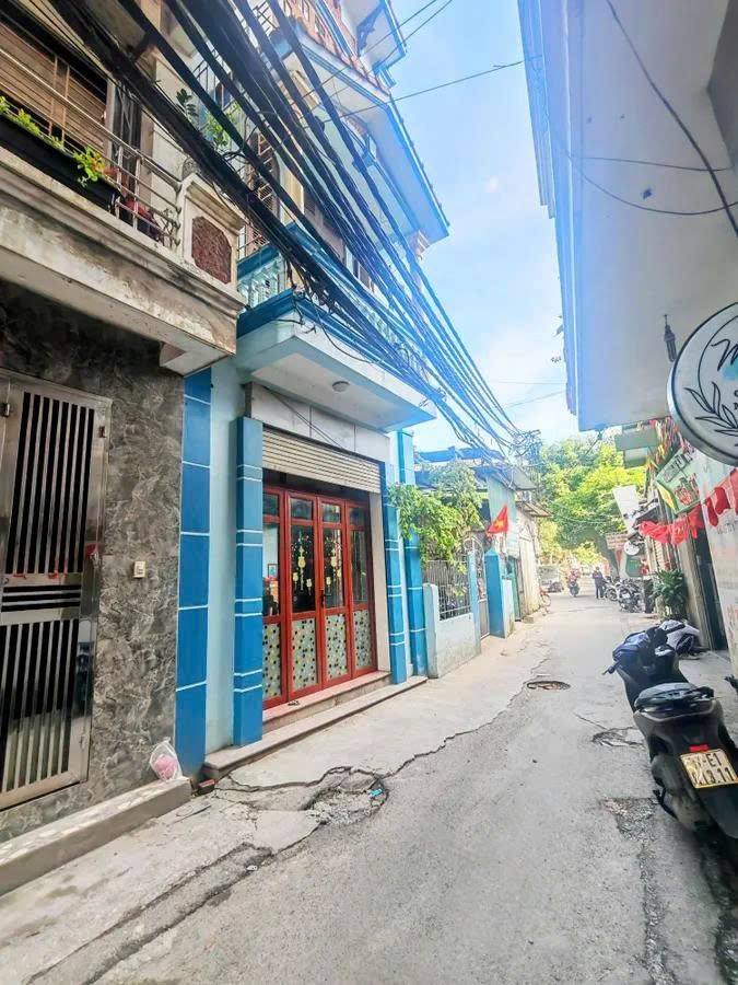 Nhà mặt phố Mễ Trì Hạ 55m² giá 17.4 tỷ - Kinh doanh sầm uất, ô tô tránh!