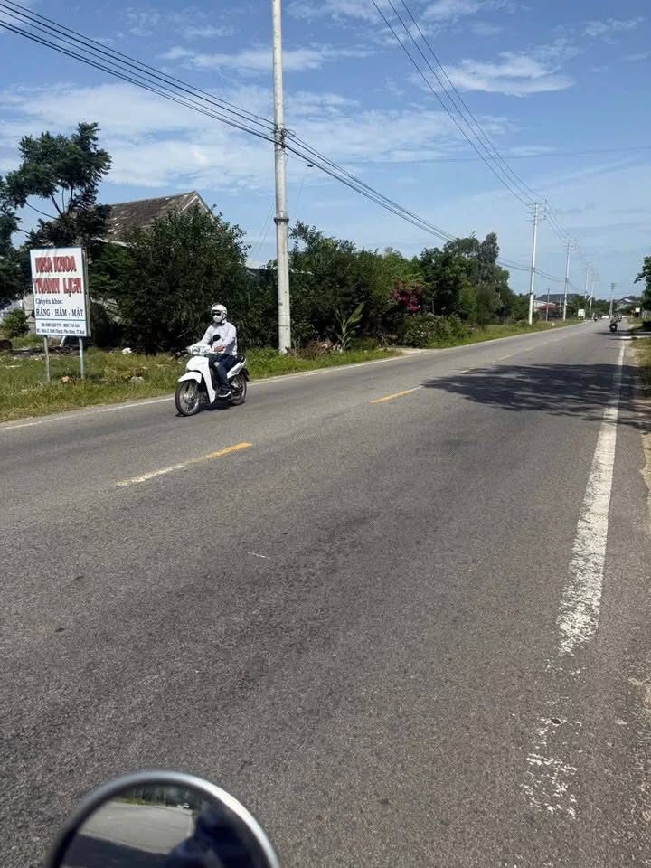 FrontHouse mặt tiền Quốc lộ 49B Vinh Hưng 200m² giá chỉ 1.8 tỷ - Đầu tư sinh lời cao!