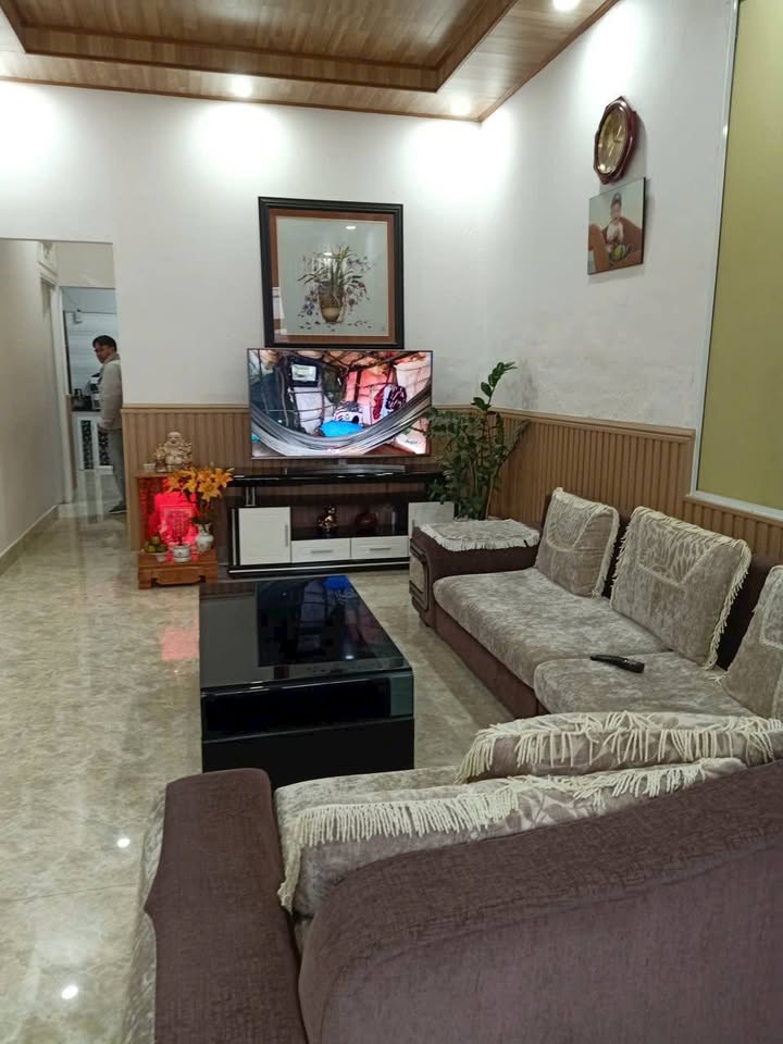 Nhà đẹp 2 mặt tiền Triệu Việt Vương Đà Lạt 108m² giá 5.2 tỷ - Đầu tư sinh lời cao!