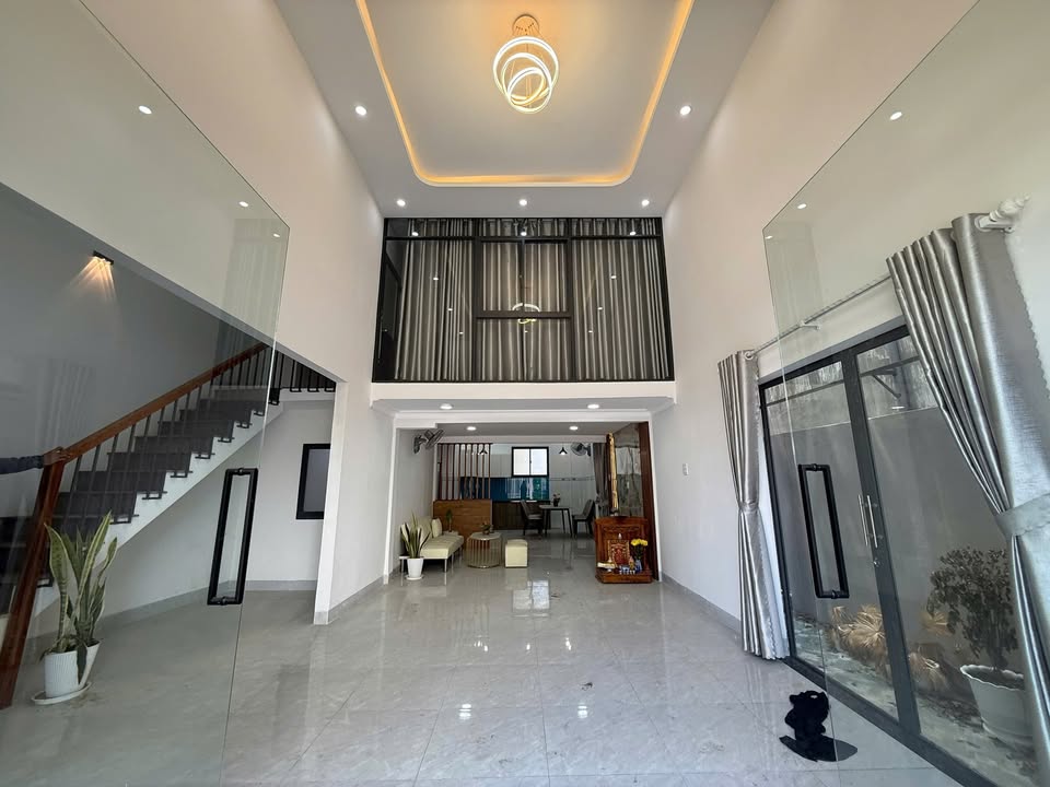 Nhà phố mặt tiền Trần Bình Trọng, Quy Nhơn 85.8m² giá 6.5 tỷ - Thiết kế đẹp, dọn vào ở ngay!