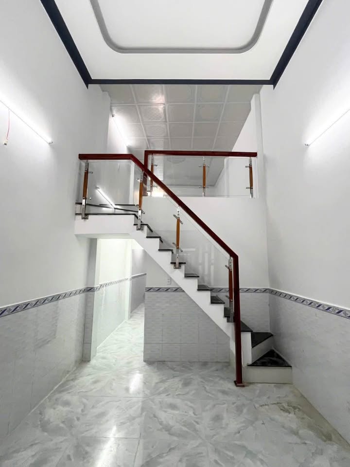 Nhà bán tại Kênh Trung Ương, Bình Chánh 52m² giá 950 triệu - Hướng Tây thuận lợi