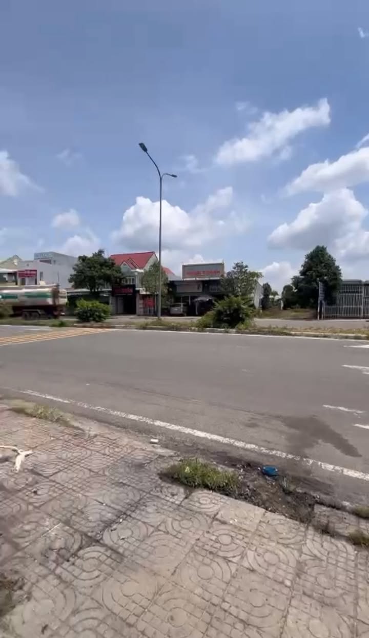 Nhà mặt tiền đường Nguyễn Văn Linh, Bình Phước - Cho thuê 4 triệu/tháng, kinh doanh thuận lợi!