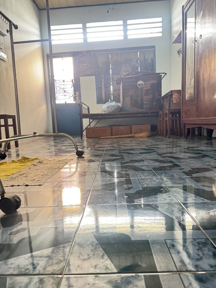 Bán gấp FrontHouse mặt tiền Trần Khắc Chân, Phú Nhuận, 28m² chỉ 4.3 tỷ - Kinh doanh mọi ngành nghề!