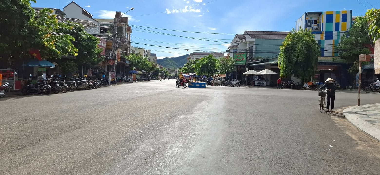 Đất nền Hoài Ân 130m² giá 2 tỷ - Vị trí kinh doanh sầm uất!