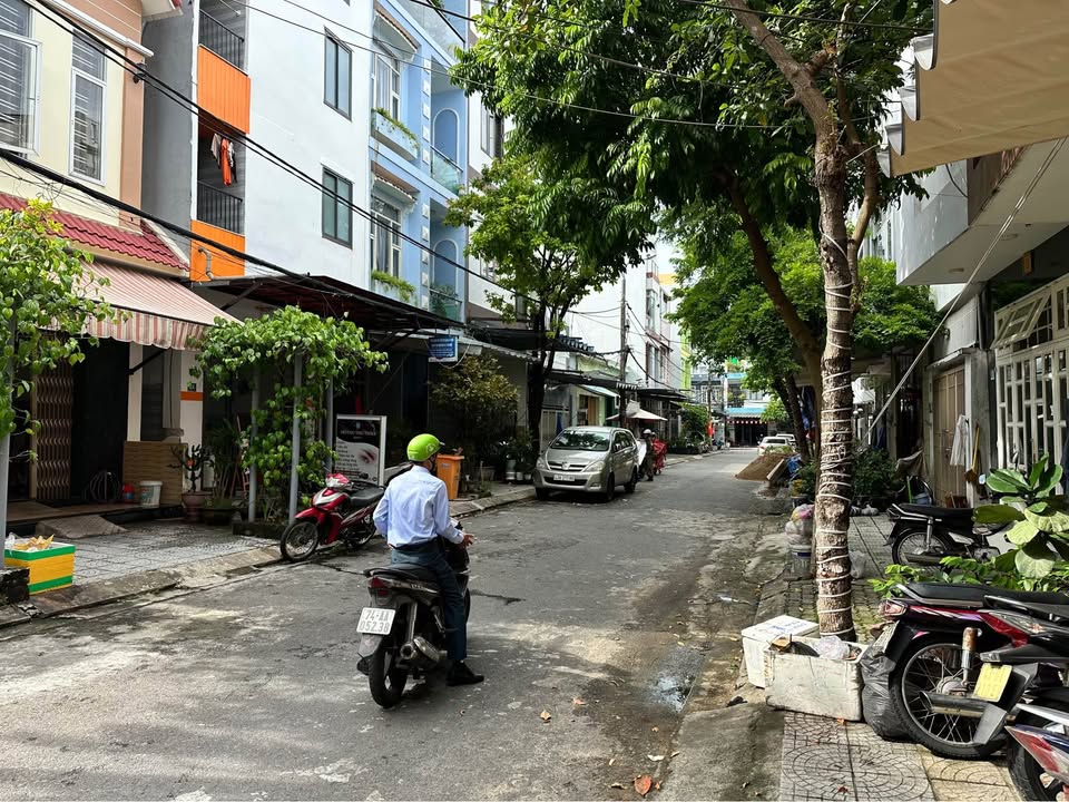 Đất nền đẹp tại Đà Nẵng 180m² giá 15 tỷ - Đầu tư sinh lời tuyệt vời!