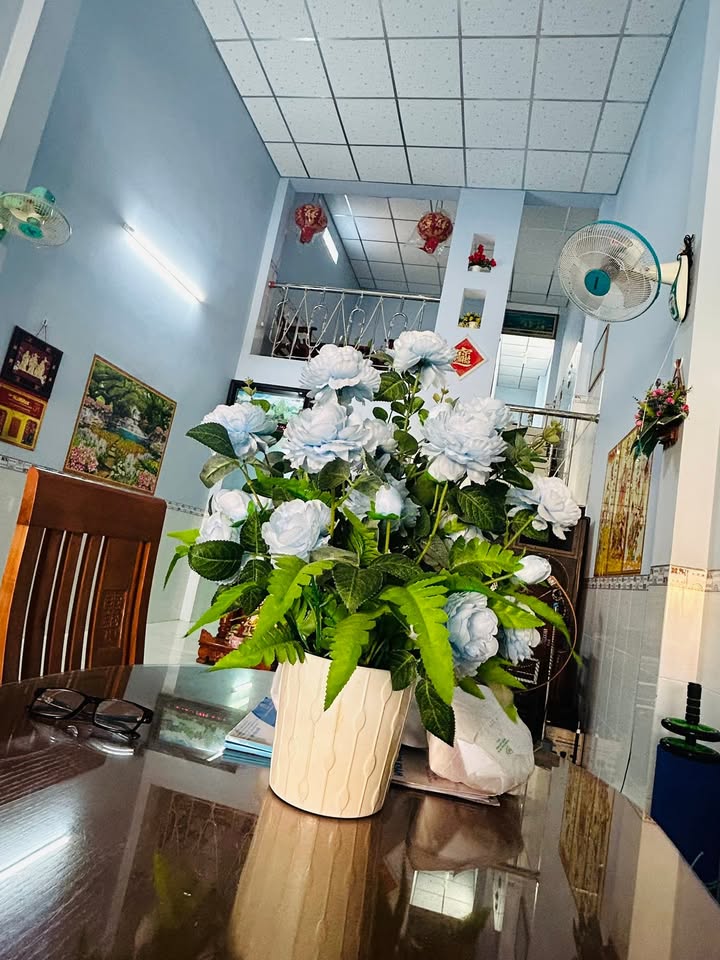 Nhà đẹp 136m² đường Tháp Mười, Vĩnh Hưng, 2.1 tỷ - Dọn vào ở ngay!