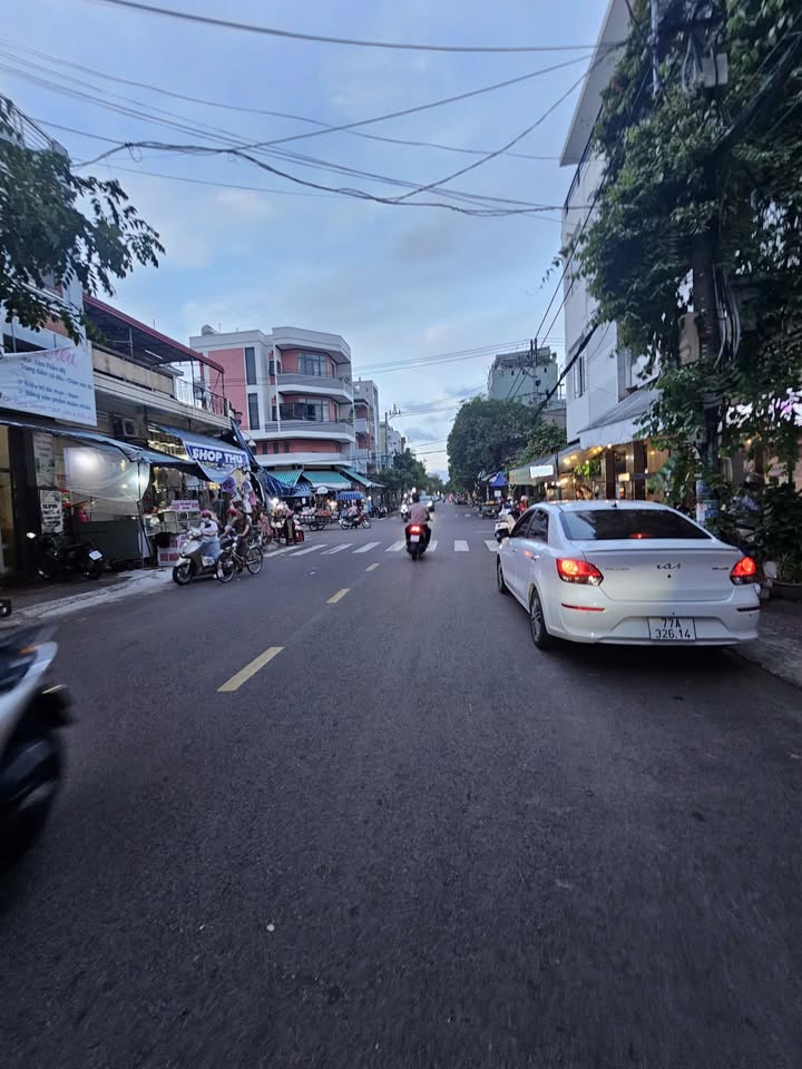 Nhà nguyên căn cho thuê Đường Hàm Nghi, Tuy Phước 95m² - Vị trí kinh doanh sầm uất!