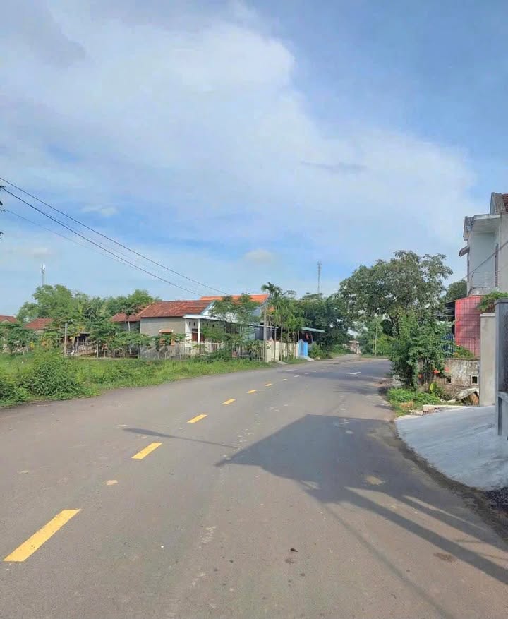 Đất nền Nhơn Hòa An Nhơn 210m² - Vị trí đẹp, dân cư đông đúc!