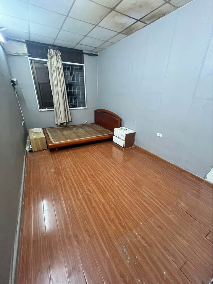 Bán nhà đẹp Quan Nhân 33m², giá chỉ 6.65 tỷ - Sát Royal City, ngõ thông thoáng!