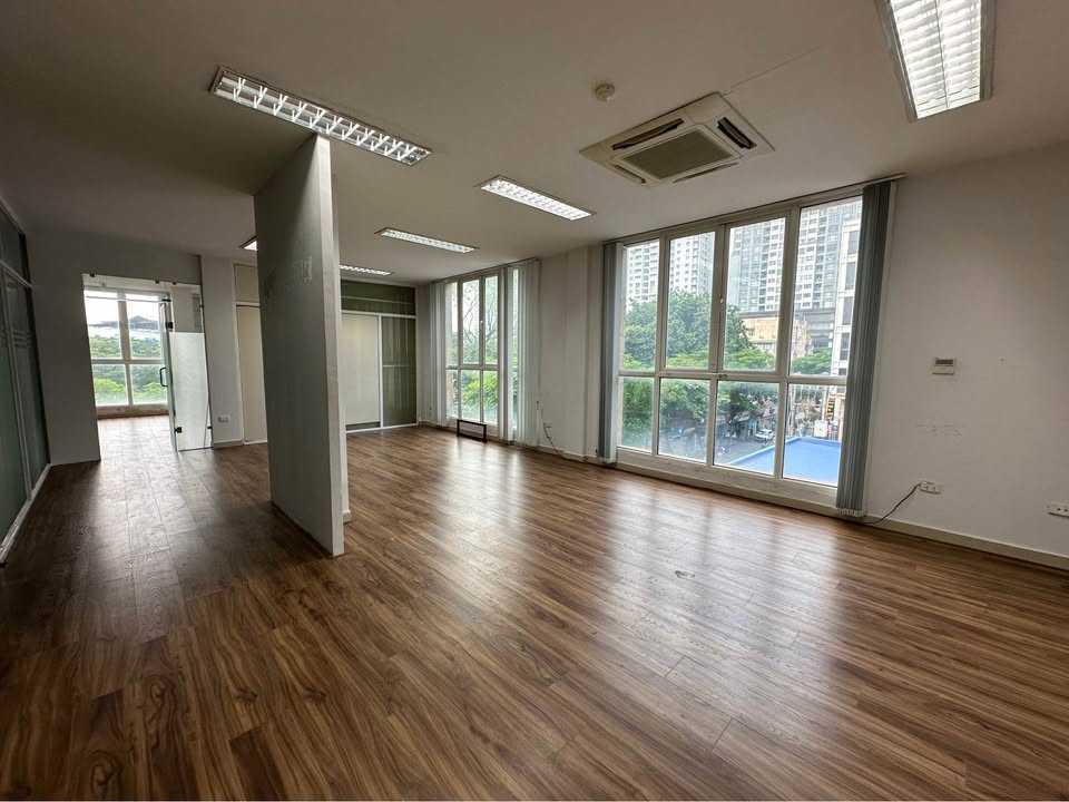 Văn phòng cho thuê Thái Thịnh 80m² giá 17 triệu - Không thể bỏ lỡ!
