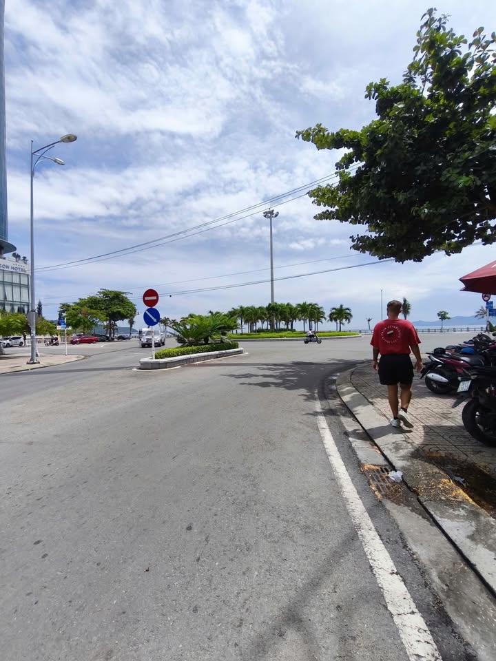 Bán FrontHouse góc Đường 2/4 và Mai Xuân Thưởng 162m² - Mặt tiền vàng kinh doanh