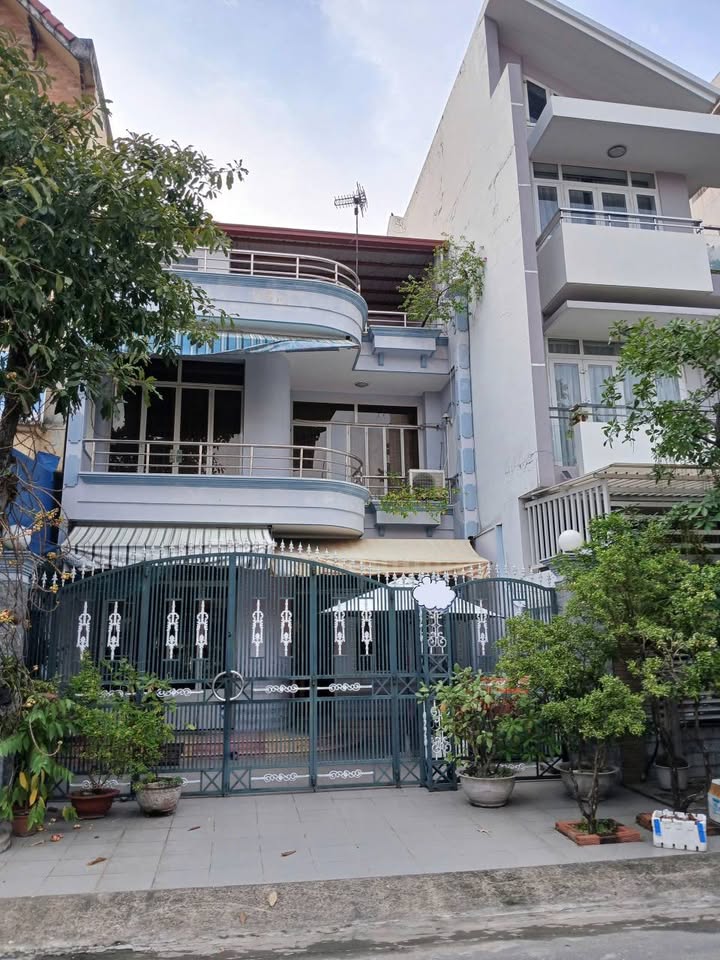 Đất tặng biệt thự đường Phạm Văn Đồng, Thủ Đức 123m² giá 16.5 tỷ - Cơ hội đầu tư hiếm có!