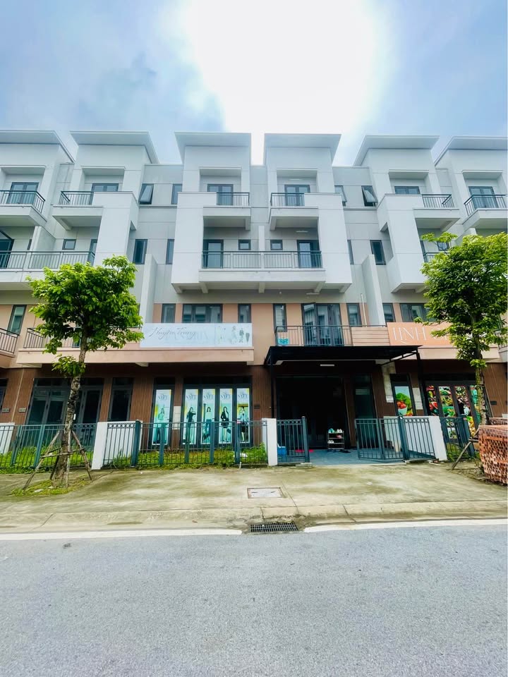 Nhà phố Centa Diamond Từ Sơn 75m² giá 5 tỷ - Kinh doanh tiện lợi, sống ấm áp!