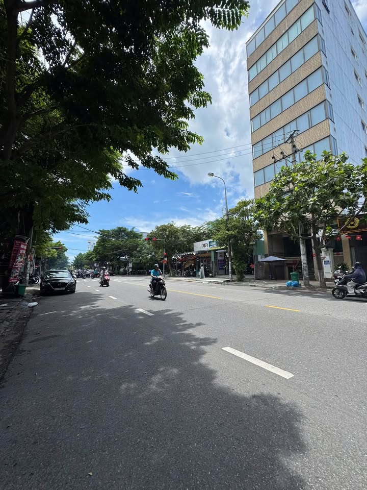 Nhà mặt tiền đường Phan Đăng Lưu, Hải Châu, Đà Nẵng 187m² giá 20 tỷ - Đầu tư sinh lời cao!