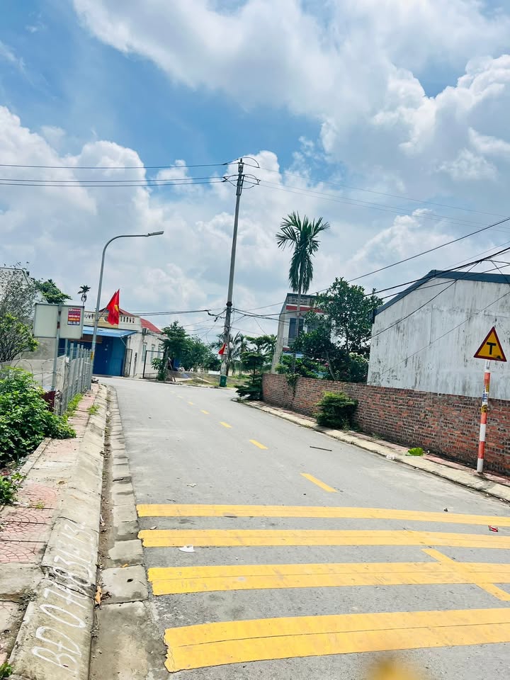 Đất nền Hồng Thái, An Dương 130m² giá chỉ 2.1 tỷ - Hướng Đông mát mẻ!