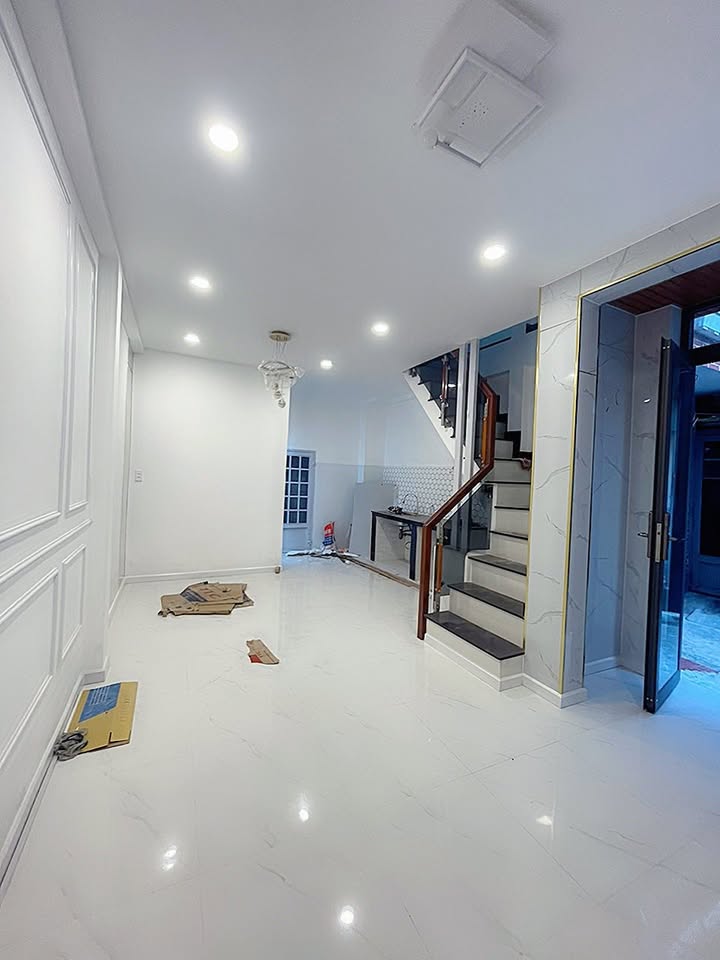 Nhà mới bán tại đường Đồng Đen, quận Tân Bình, diện tích 29m² chỉ 4.6 tỷ - Nội thất tặng kèm!