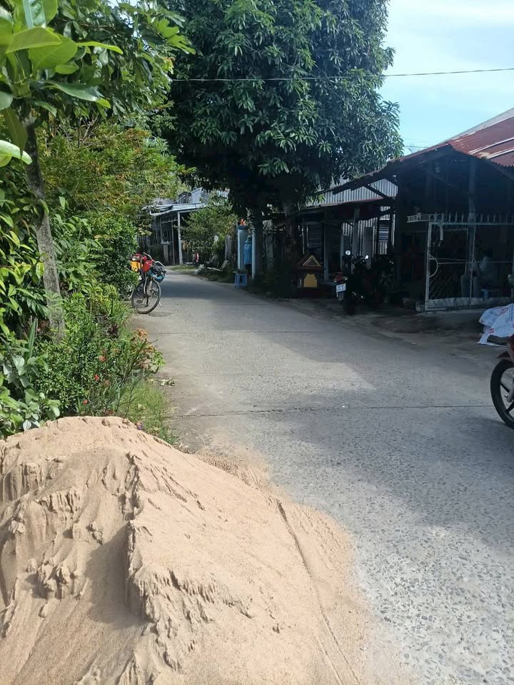 Đất nền Định An Lai Vung 178m² giá 400 triệu - Kinh doanh thuận lợi!