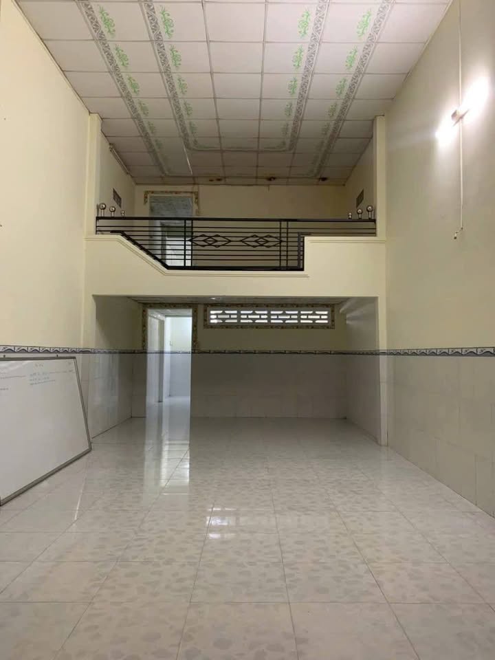 Nhà cho thuê Đường Số 2, Long Xuyên 2PN giá 4 triệu - Sẵn máy lạnh xịn