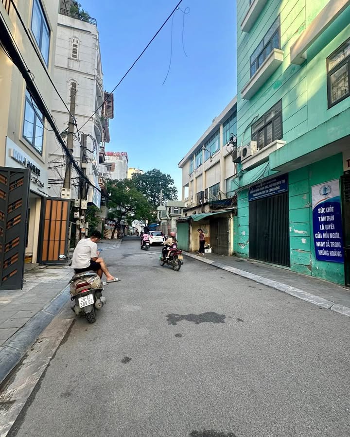 Nhà đẹp Xuân La, Tây Hồ 35m² giá thỏa thuận - Thiết kế hiện đại, tiện ích đầy đủ!