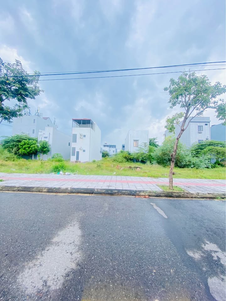 Đất nền đẹp đường Hói Kiểng 10, Nam Hòa Xuân, Đà Nẵng 105m² giá 4.79 tỷ - Đầu tư sinh lời bền vững!