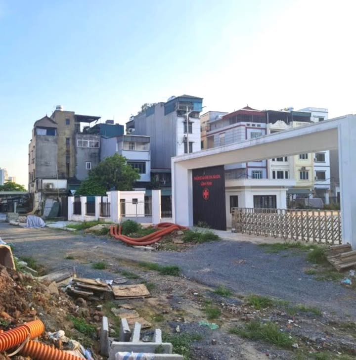 Nhà mặt phố Lĩnh Nam, Hoàng Mai 94m² giá 11.2 tỷ - Đón đầu tương lai!