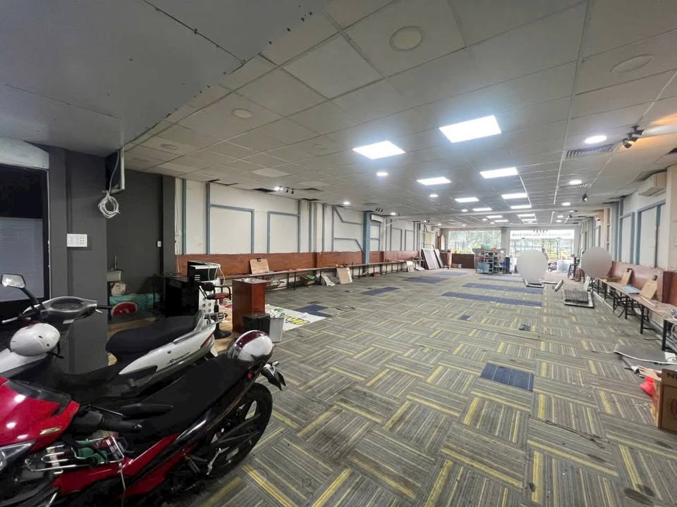 Cho thuê mặt bằng mặt tiền Nguyễn Văn Luông, Quận 6 - Diện tích 270m², giá 27 triệu/tháng - Phù hợp kinh doanh sầm uất!