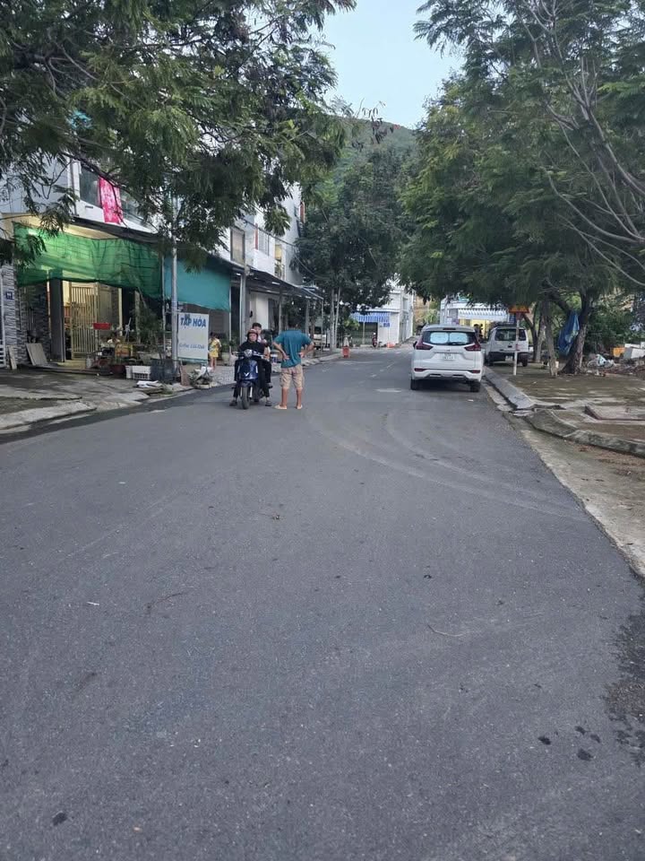 Đất nền góc khu TDC Hòn Rớ 88.9m² giá 5.5 tỷ - Tiềm năng phát triển lớn!