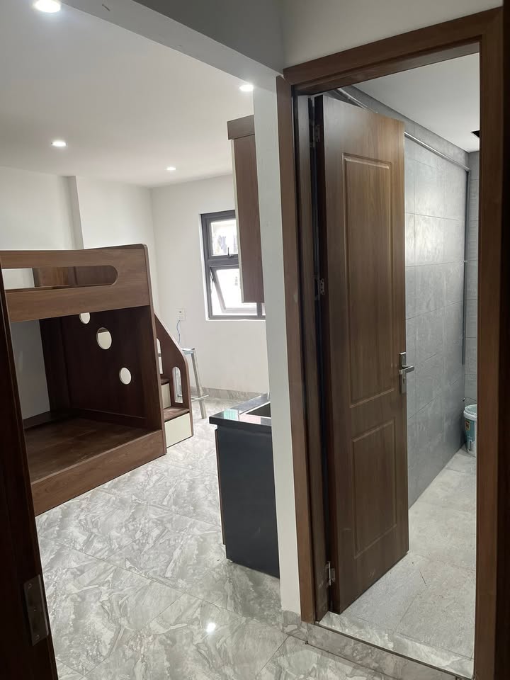 Cho thuê phòng trọ mới 100% tại ngõ Trại Cá, Hai Bà Trưng, 25m² chỉ từ 4.7 triệu!