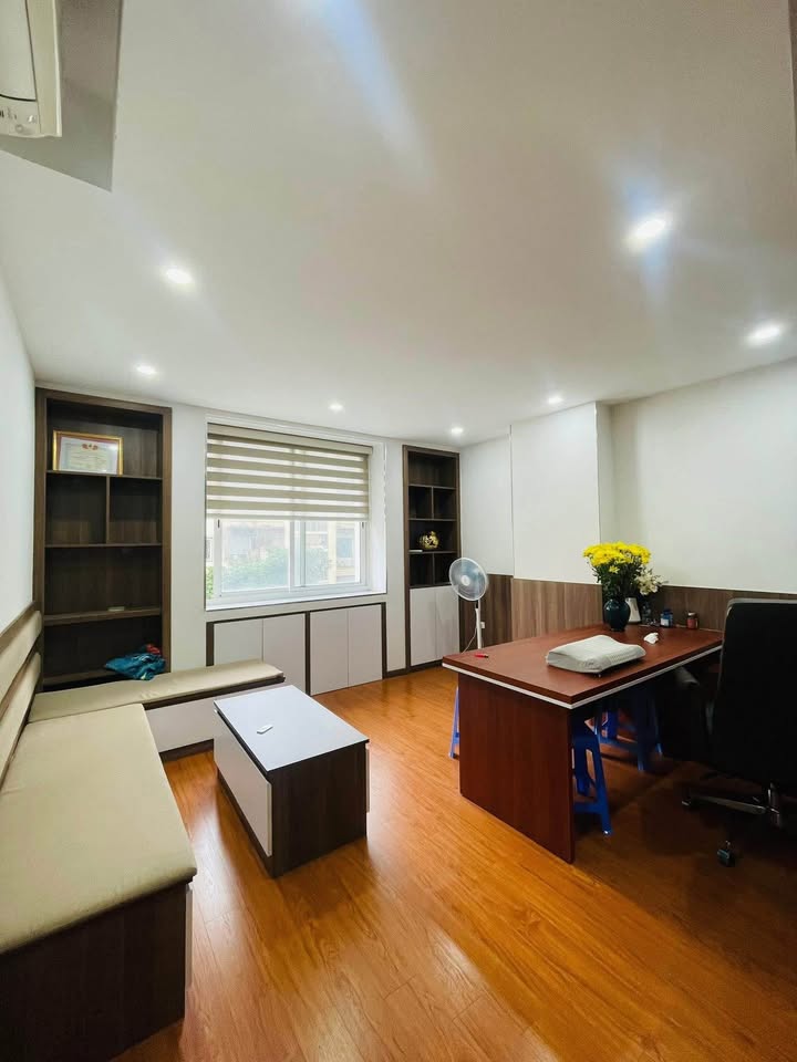 Căn hộ tập thể Trần Quý Kiên Cầu Giấy 154m² giá 12,2 tỷ - Vị trí trung tâm đắt giá!