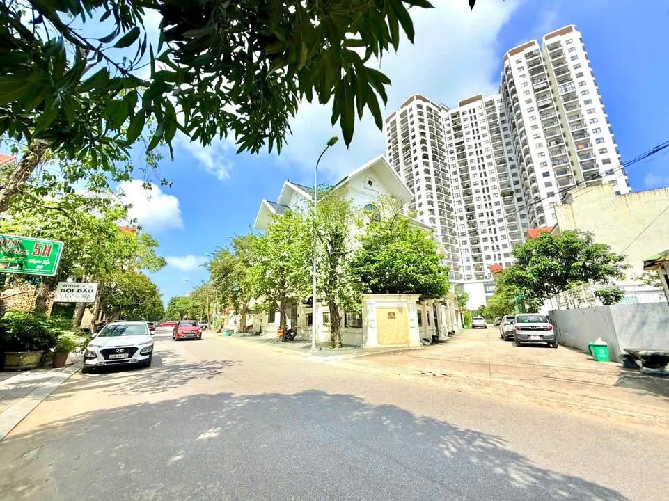 Đất biệt thự 2 mặt tiền Tôn Thất Thuyết 295m² giá 22.8 tỷ - Vị trí vàng giữa lòng khu đô thị!