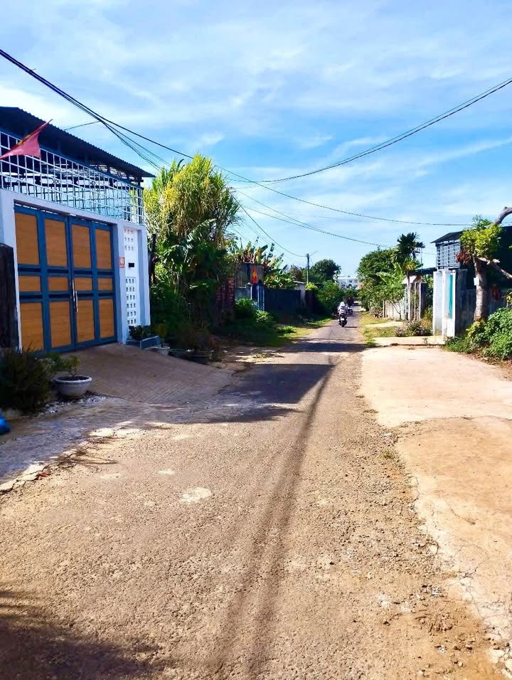 Đất hẻm Chính Ký Con, Thống Nhất, Pleiku 90m² giá 800 triệu - Cơ hội đầu tư tuyệt vời!