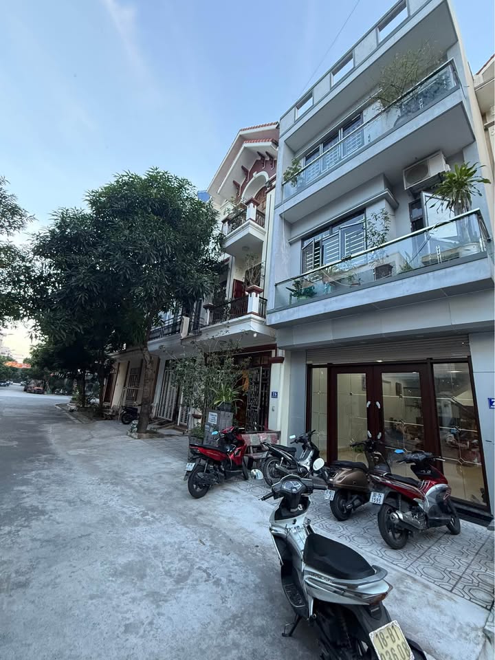 Nhà 3 tầng khu đô thị Bãi Viên 80m² giá 4.8 tỷ - Thiết kế hiện đại, dân trí cao!