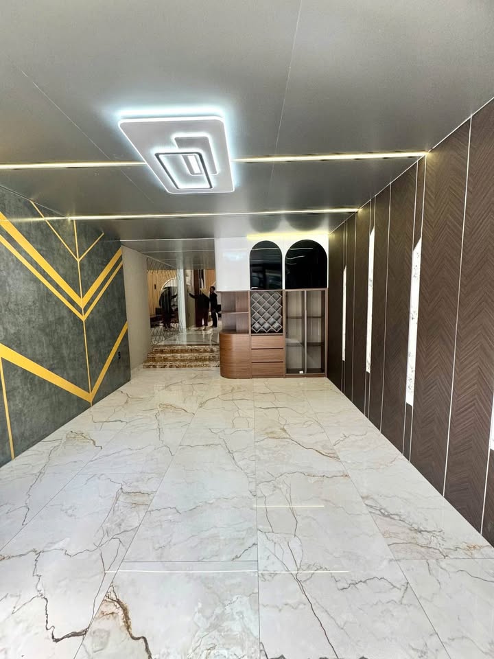 Nhà mặt đường Lực Hành Hải Phòng 76m² giá 7.9 tỷ - Kinh doanh đắc địa!