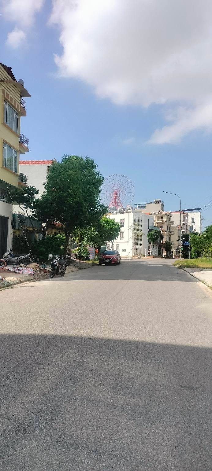 Nhà 3 tầng + 1 tum tại phường Yết Kiêu, Hạ Long 82.5m² giá 7 tỷ - Tiện ích đầy đủ, vị trí lý tưởng!